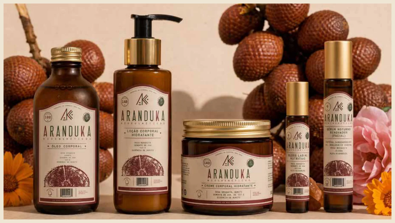 Linha Aranduka: óleo corporal, séruns e hidratante entre frutos de buriti